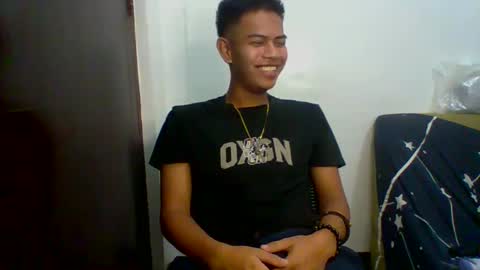 Snapshot of boyax16 chatting on December 12, 11:18 am boyax16 online show from December 12, 11:18 am