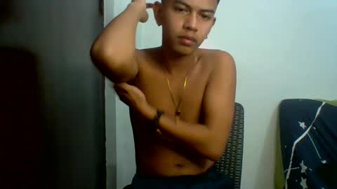 Snapshot of boyax16 chatting on December 13, 7:43 pm boyax16 online show from December 13, 7:43 pm