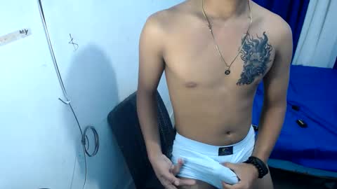 Snapshot of boyax16 chatting on January 6, 9:19 am boyax16 online show from January 6, 9:19 am