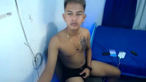 Snapshot of boyax16 chatting on January 8, 9:01 pm boyax16 online show from January 8, 9:01 pm