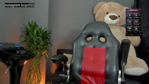 boyc02_ online show from February 25, 11:55 pm