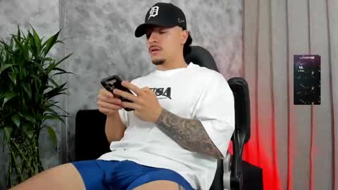 boyc02_ online show from December 21, 11:39 am