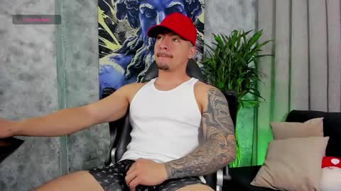 Snapshot of boyc02_ chatting on February 7, 2:43 pm boyc02_ online show from February 7, 2:43 pm