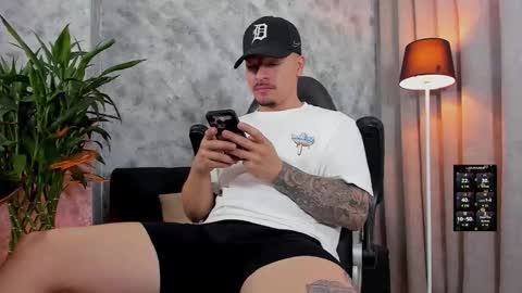 Snapshot of boyc02_ chatting on February 13, 2:57 pm boyc02_ online show from February 13, 2:57 pm