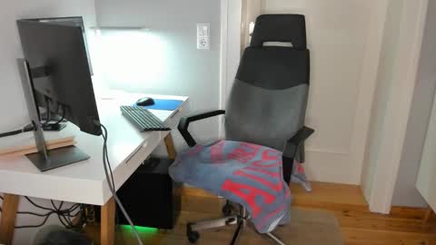 Snapshot of boycatcher chatting on March 13, 5:08 pm Julian online show from March 13, 5:08 pm