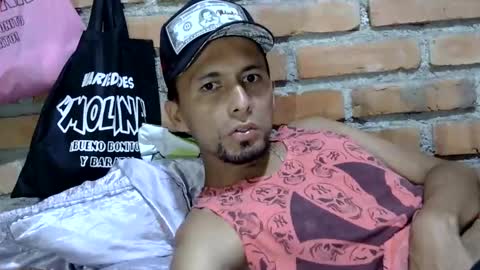 Snapshot of boycumlatino21 chatting on September 18, 8:22 pm Boy online show from September 18, 8:22 pm
