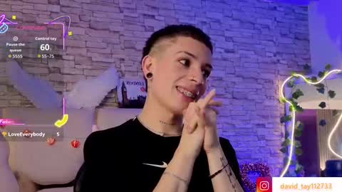 Snapshot of boyfox_tay chatting on February 9, 7:40 pm boyfox_tay online show from February 9, 7:40 pm