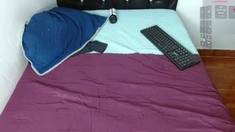 Snapshot of boyg_hots chatting on March 16, 8:57 pm boyg_hots online show from March 16, 8:57 pm