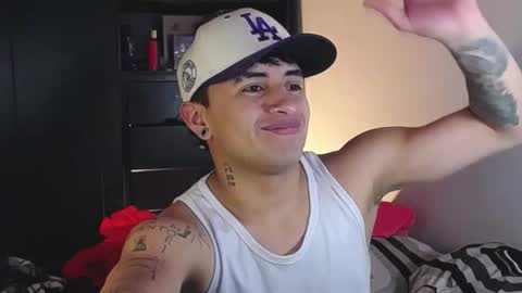 Snapshot of boylatin_777 chatting on March 17, 3:26 pm miguel online show from March 17, 3:26 pm