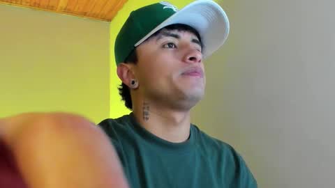 Snapshot of boylatin_777 chatting on March 22, 12:03 am miguel online show from March 22, 12:03 am