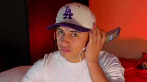 Snapshot of boylatin_777 chatting on April 22, 10:33 pm miguel online show from April 22, 10:33 pm