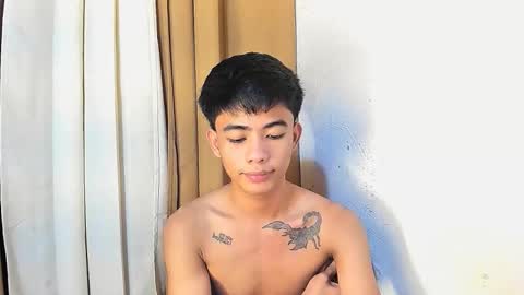 Snapshot of boynextdoor4ux chatting on June 11, 12:32 am HI IM JAMES DONT FORGET GIVE ME THUMBS UP AND JOIN TO MY FANCLUB online show from June 11, 12:32 am