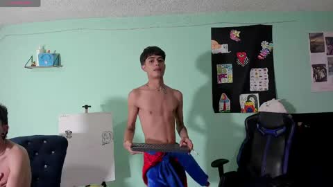 Snapshot of boys4hot_777 chatting on April 20, 2:53 pm boys4hot_777 online show from April 20, 2:53 pm