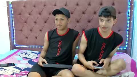 ALEX - TAYLER  -MIKE online show from January 9, 2:07 pm