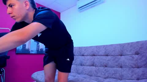 Snapshot of boys_wallen chatting on March 2, 4:36 pm Manuel Brayan Steven online show from March 2, 4:36 pm