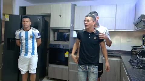 Angelo Mark Fernando Taylor online show from December 21, 11:39 am