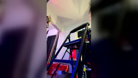 Snapshot of boysinherecumming chatting on May 21, 5:20 pm Tylers Cum Room online show from May 21, 5:20 pm