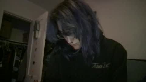 boywithbug online show from March 1, 12:45 am