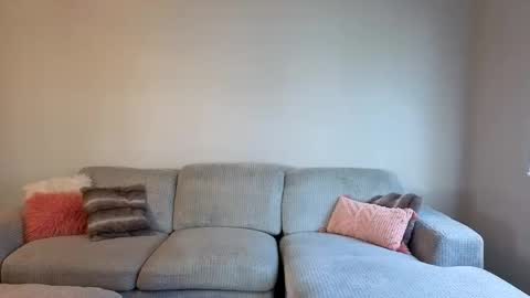 bpkylie online show from April 4, 5:54 pm