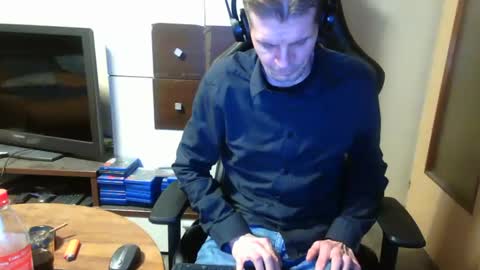 Snapshot of bponie1 chatting on December 7, 3:14 am bponie1 online show from December 7, 3:14 am