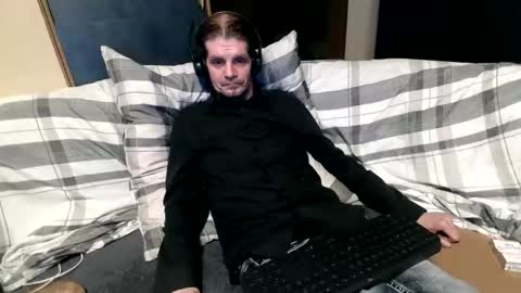 bponie1 online show from April 18, 2:37 am