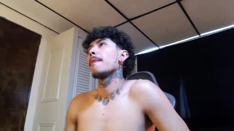 Snapshot of bra_c chatting on April 2, 6:27 pm bra_c online show from April 2, 6:27 pm