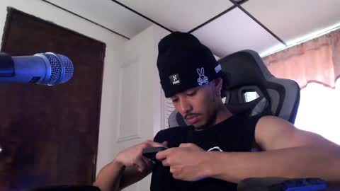 Snapshot of bra_c chatting on April 15, 5:53 pm bra_c online show from April 15, 5:53 pm