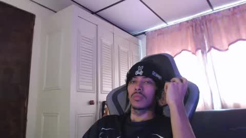 Snapshot of bra_c chatting on May 22, 5:40 pm bra_c online show from May 22, 5:40 pm