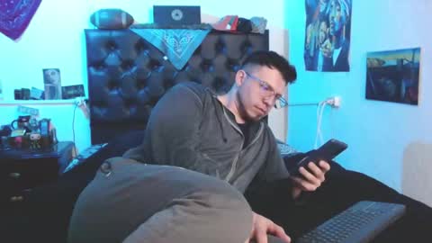 brad hot boy online show from October 14, 6:31 pm