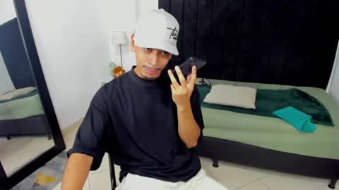 Snapshot of brad_usma chatting on March 6, 4:52 am BRAD USMA online show from March 6, 4:52 am