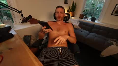 Snapshot of bradbronton chatting on July 12, 11:23 am BradBronton online show from July 12, 11:23 am