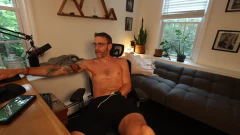 Snapshot of bradbronton chatting on July 13, 11:24 am BradBronton online show from July 13, 11:24 am