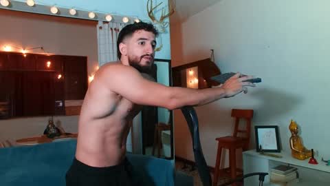 Bradley Martinez online show from January 28, 11:39 pm