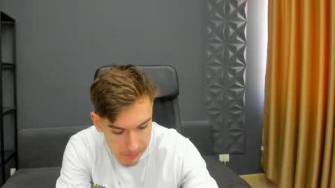 BradyFlint online show from April 14, 8:09 am