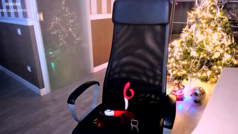 Snapshot of braingirl chatting on January 1, 5:11 pm I see you X-twitter its braingirl online show from January 1, 5:11 pm