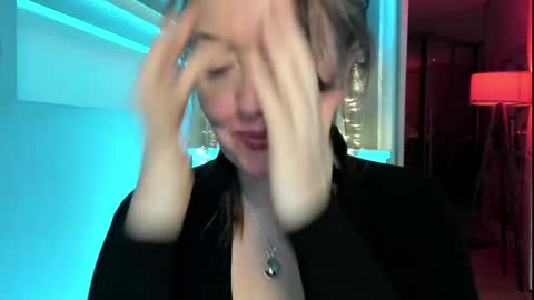 I see you X-twitter its braingirl online show from May 10, 4:12 pm
