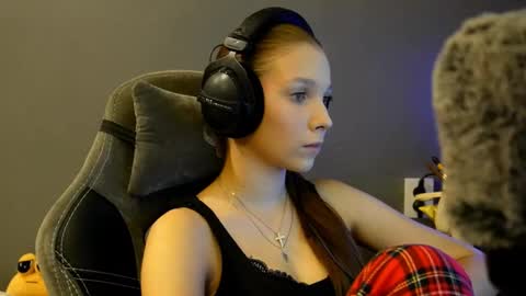 Alice online show from December 14, 3:17 pm