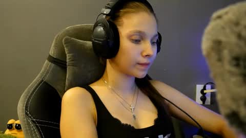 Alice online show from December 16, 4:23 pm