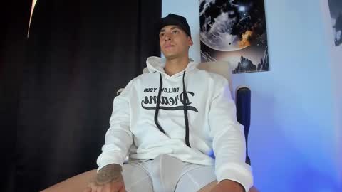 Snapshot of brandonlavitt chatting on September 10, 11:32 am Brandon Lavitt online show from September 10, 11:32 am