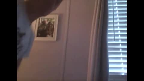 Snapshot of brandonstreet31 chatting on April 5, 10:18 pm Bishyguy39 online show from April 5, 10:18 pm
