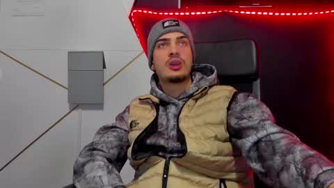 BrandonTateX online show from February 10, 5:33 am