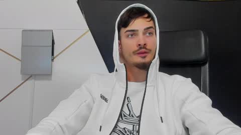 BrandonTateX online show from April 1, 2:03 pm