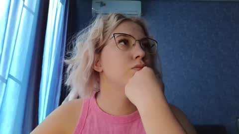 Belle  online show from September 19, 5:42 am