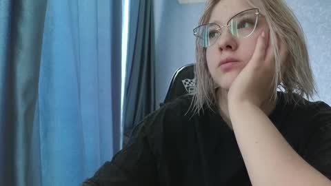 Belle  online show from April 12, 4:17 am