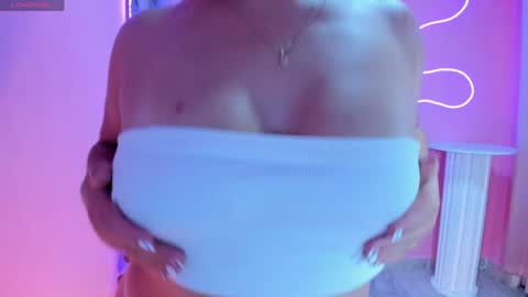 Snapshot of brandy_priscot chatting on April 18, 9:26 pm brandy priscot online show from April 18, 9:26 pm