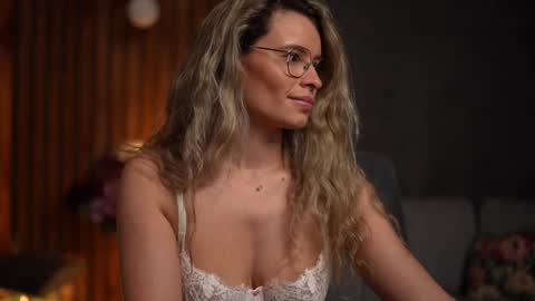 Alex online show from December 22, 8:05 am