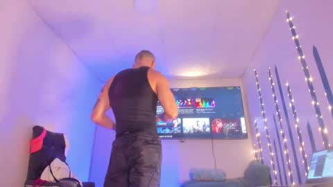 Instagram             twitter BRAN LOPEZ  online show from October 17, 9:34 am