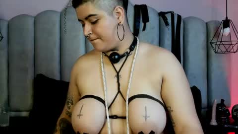 BravenRaven  online show from May 14, 4:03 pm