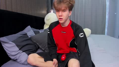 Snapshot of braxiboy chatting on January 18, 11:21 am Brax online show from January 18, 11:21 am