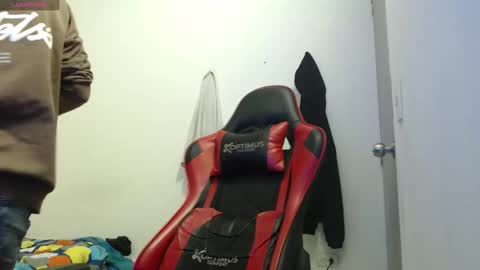 Snapshot of brayan_chevignon chatting on October 14, 4:57 am brayan_chevignon online show from October 14, 4:57 am